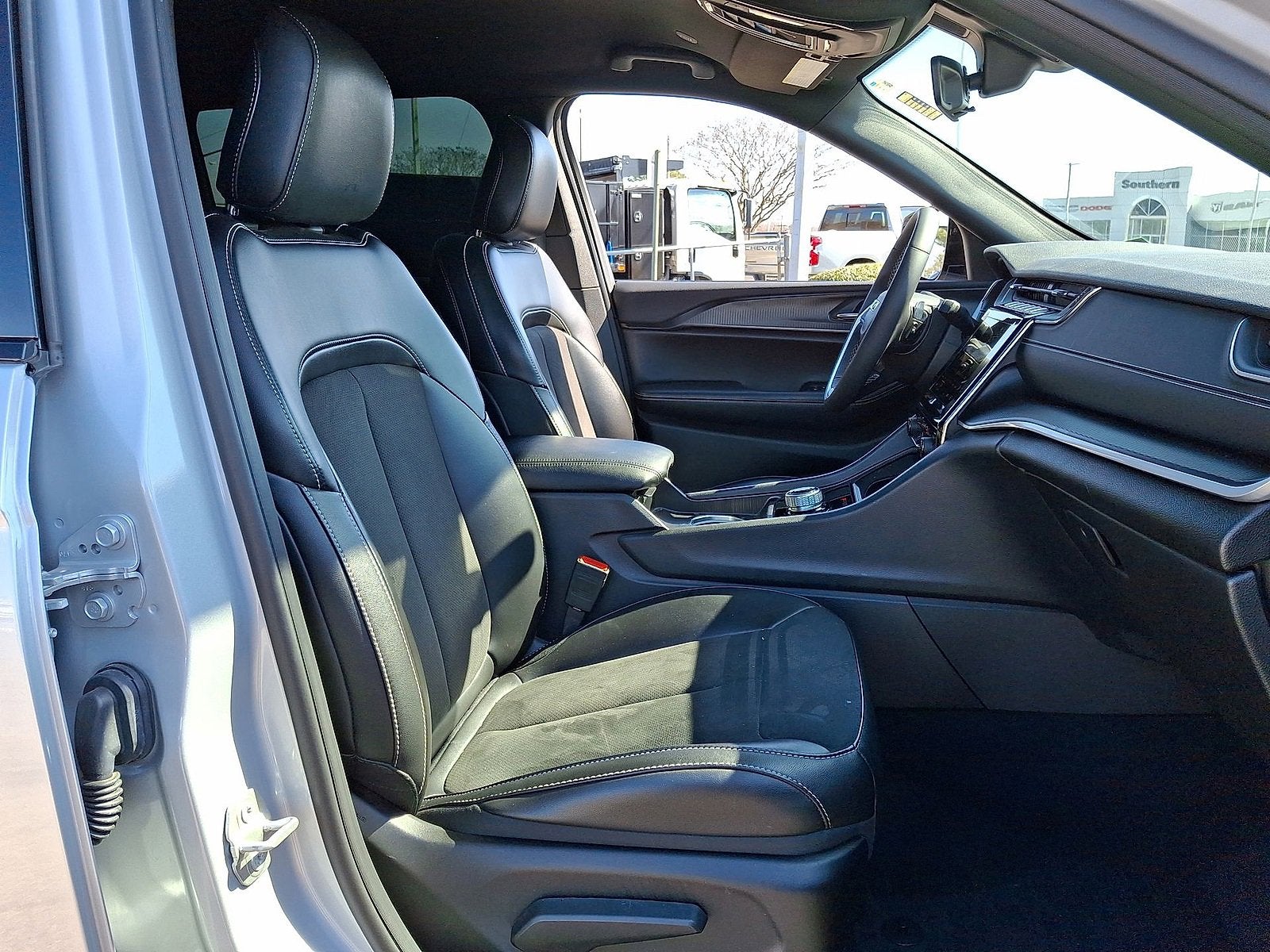 2025 Jeep Grand Cherokee Altitude 4x4