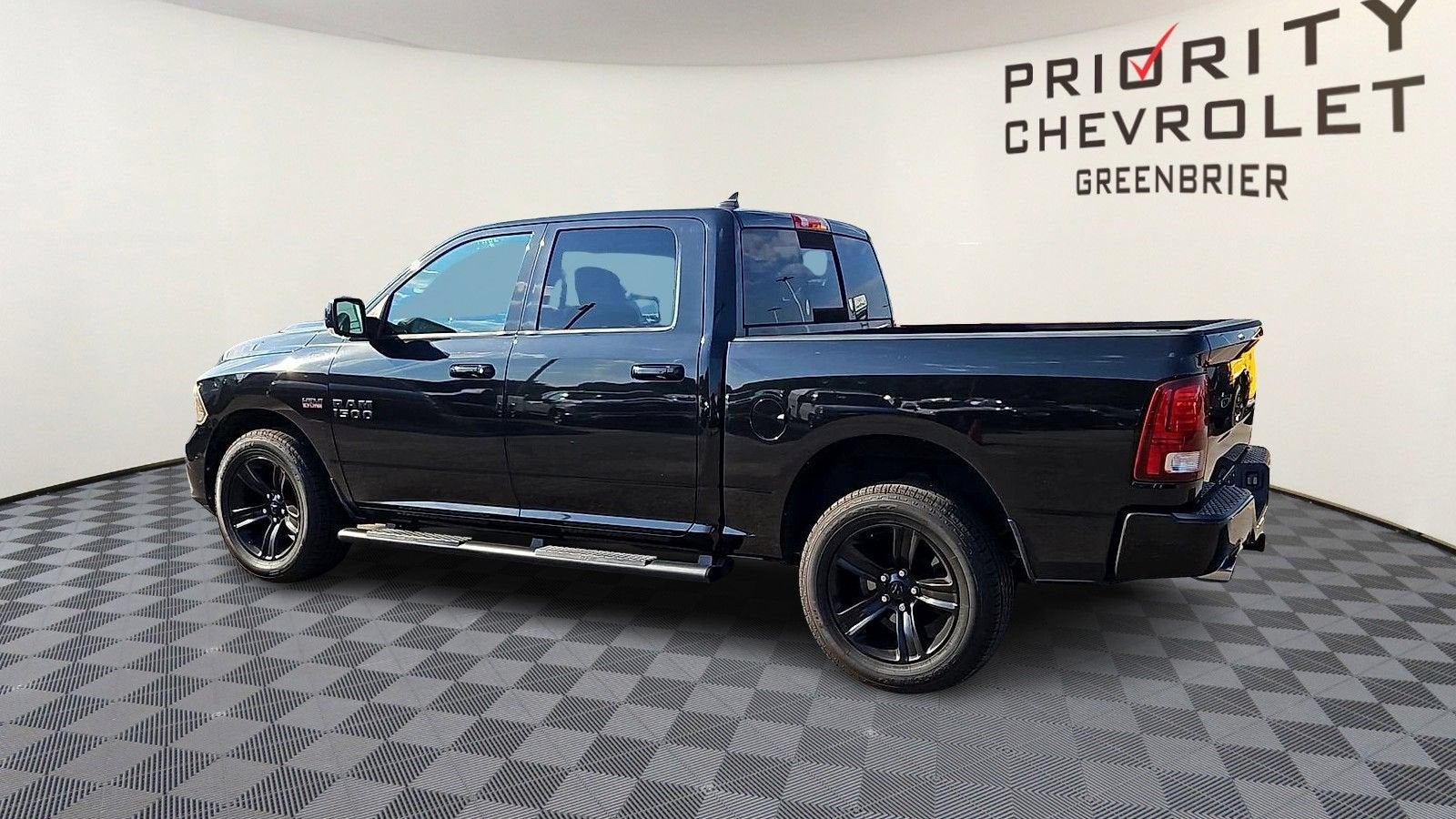 2017 RAM 1500 Sport Crew Cab 4x4 5'7" Box