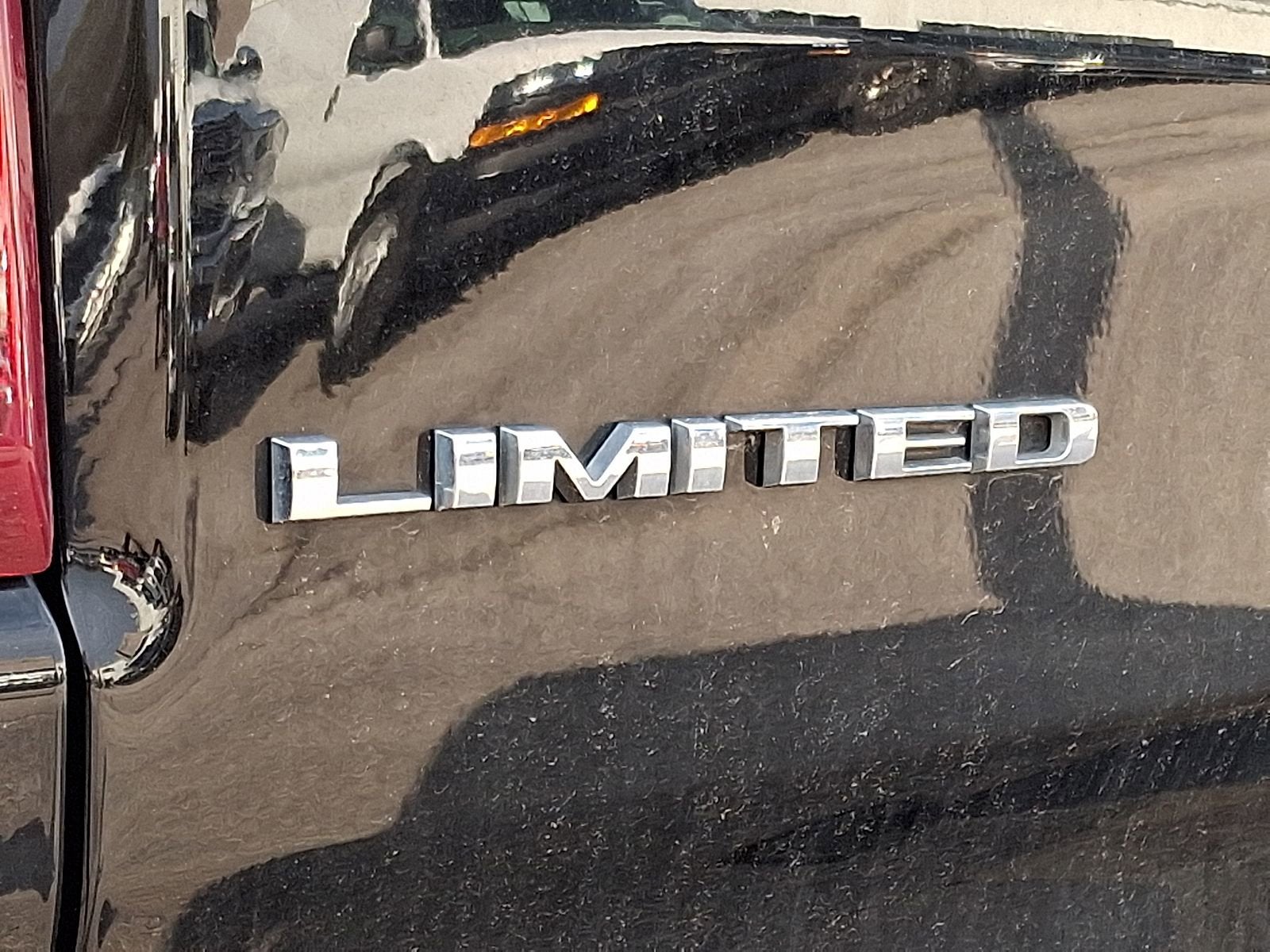 2019 RAM 1500 Limited Crew Cab 4x4 5'7" Box