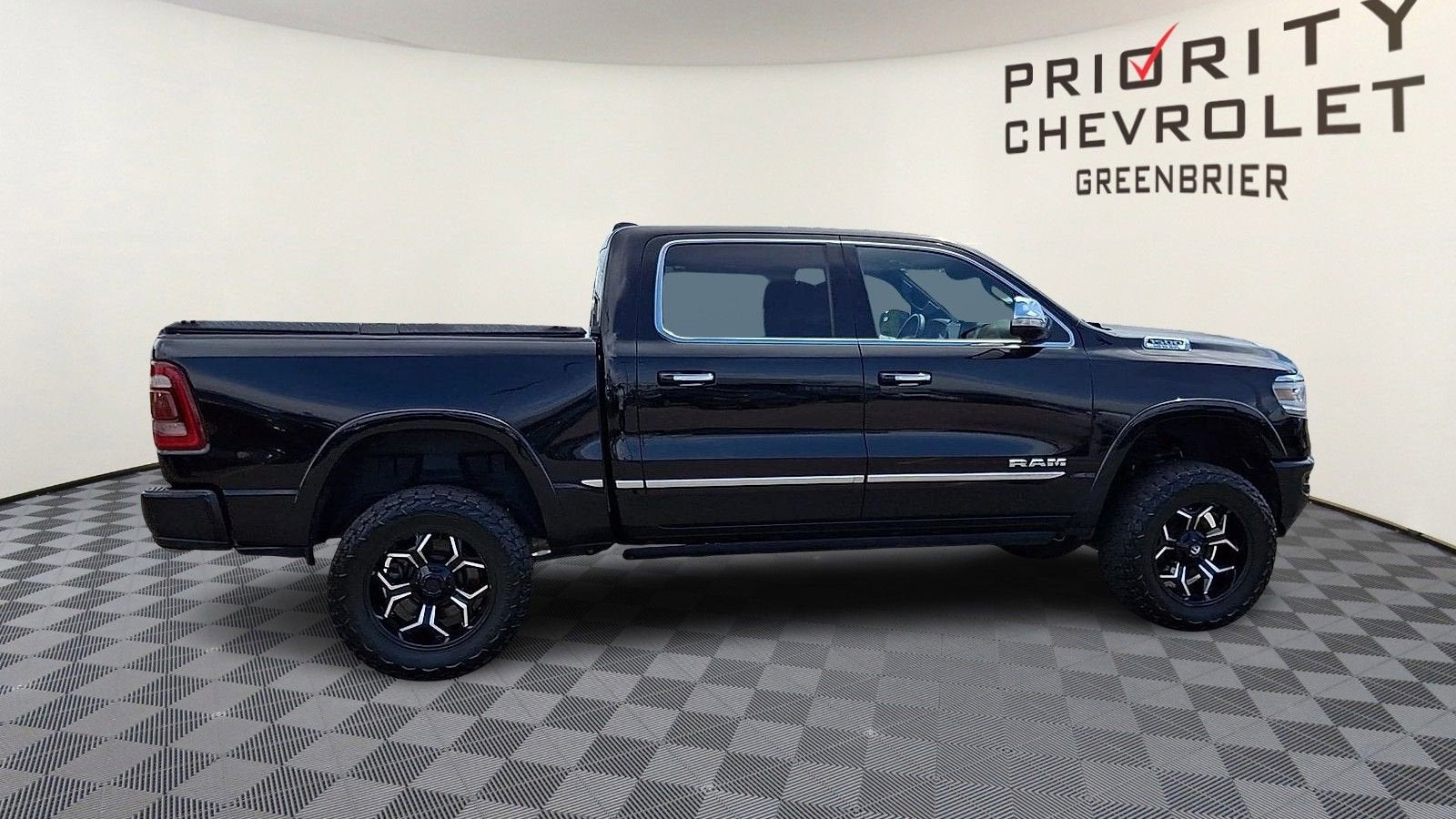 2019 RAM 1500 Limited Crew Cab 4x4 5'7" Box