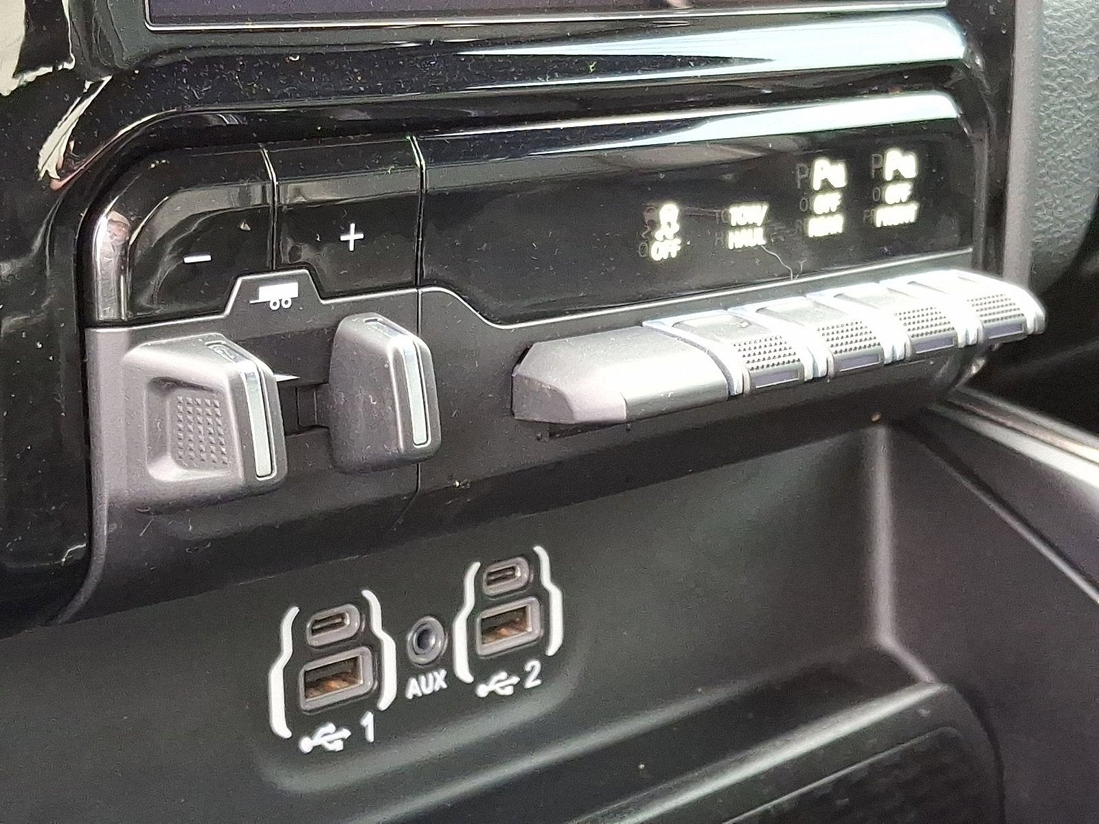 2020 RAM 1500 Rebel Crew Cab 4x4 5'7" Box