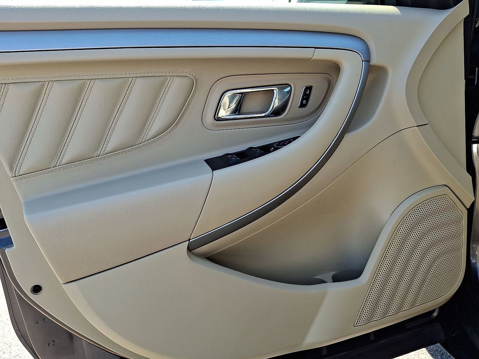 2018 Ford Taurus SE