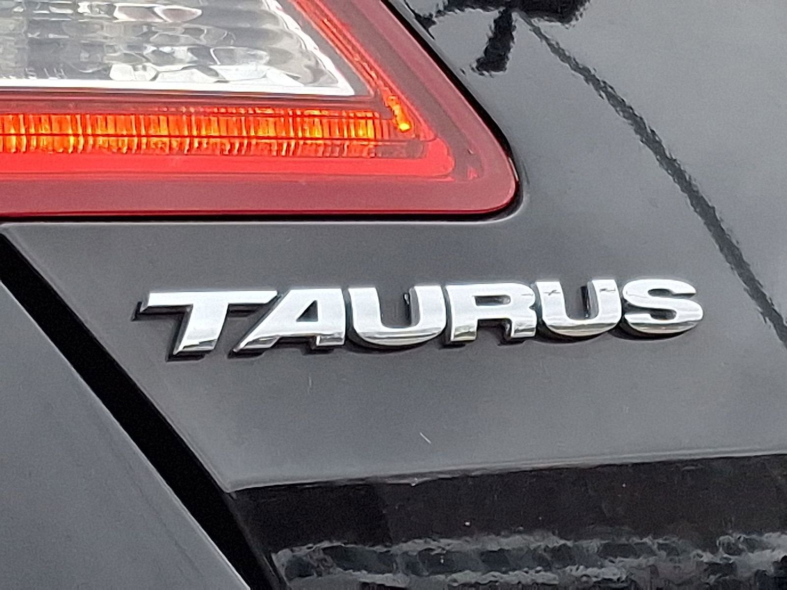 2018 Ford Taurus SE