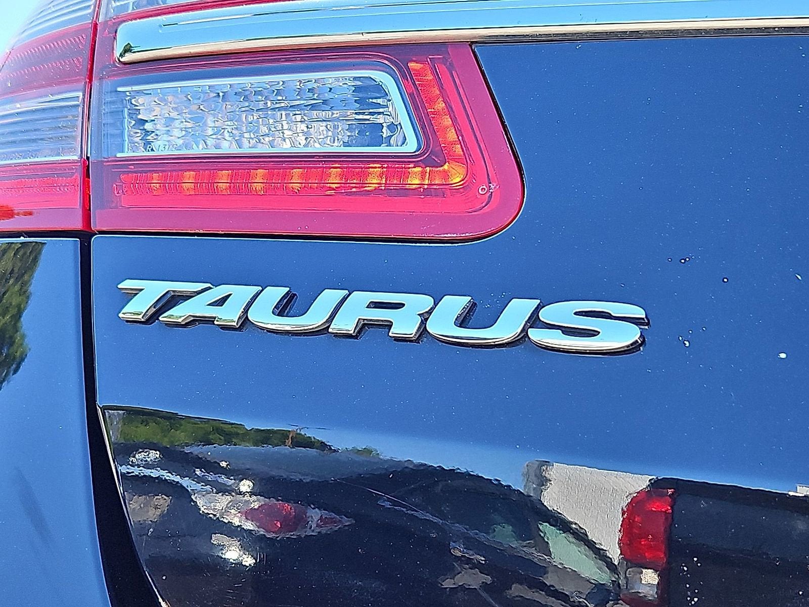 2018 Ford Taurus SE