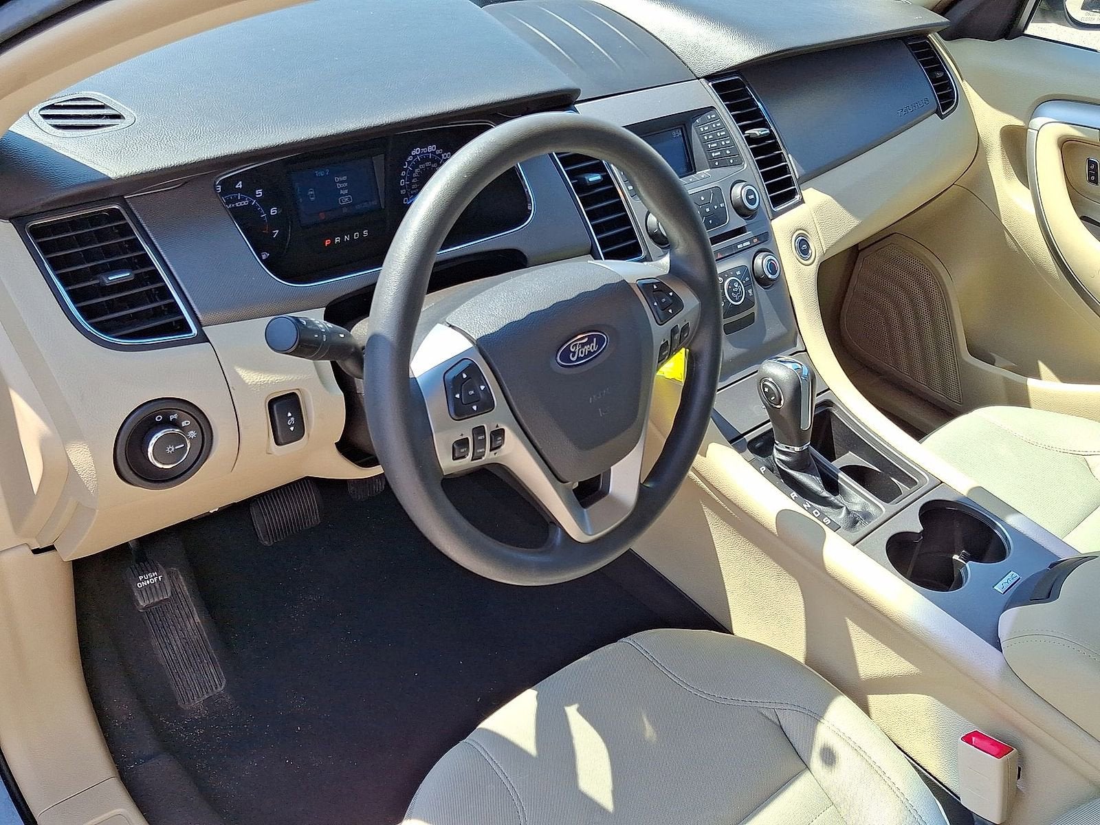 2018 Ford Taurus SE