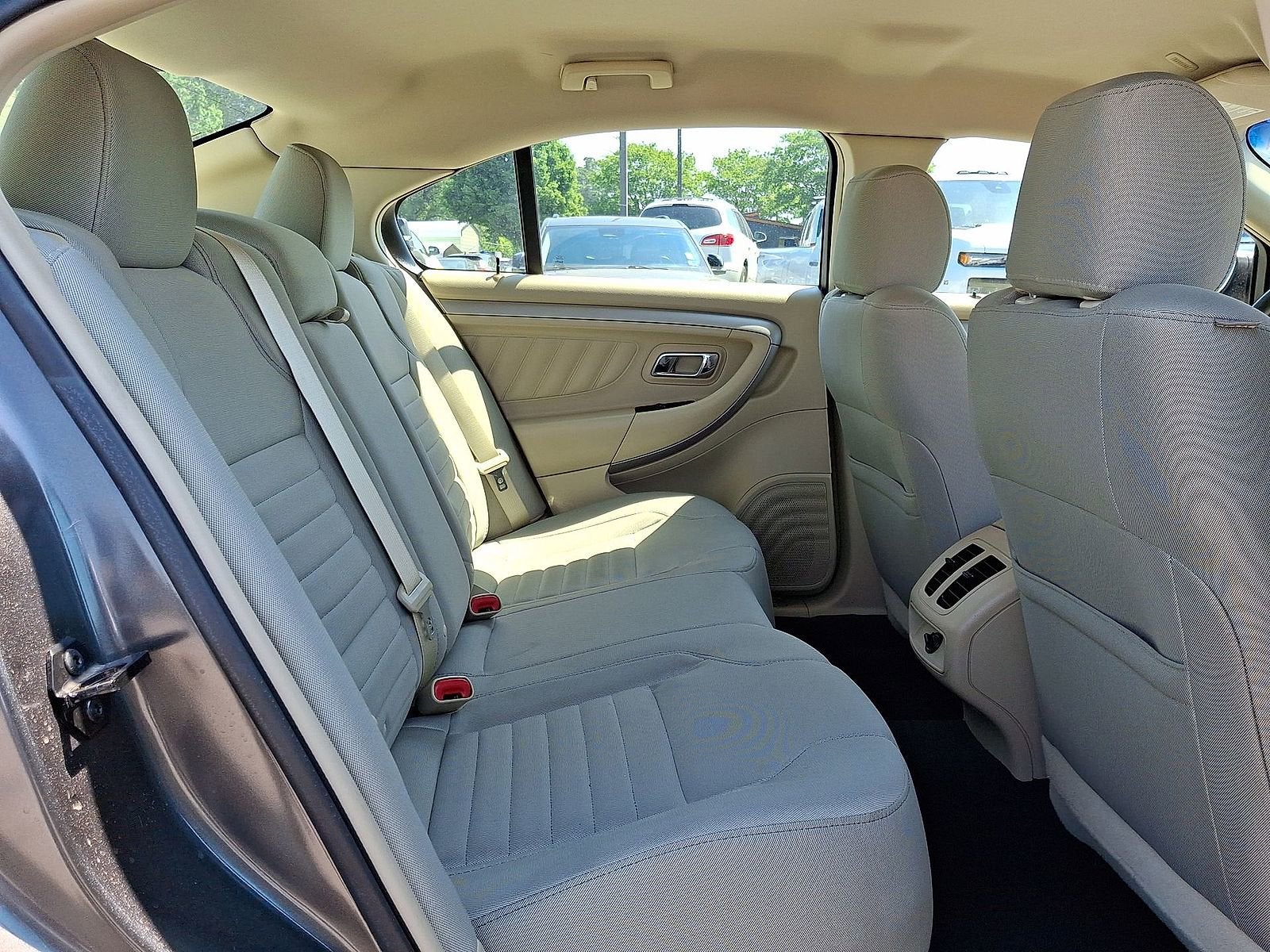 2018 Ford Taurus SE