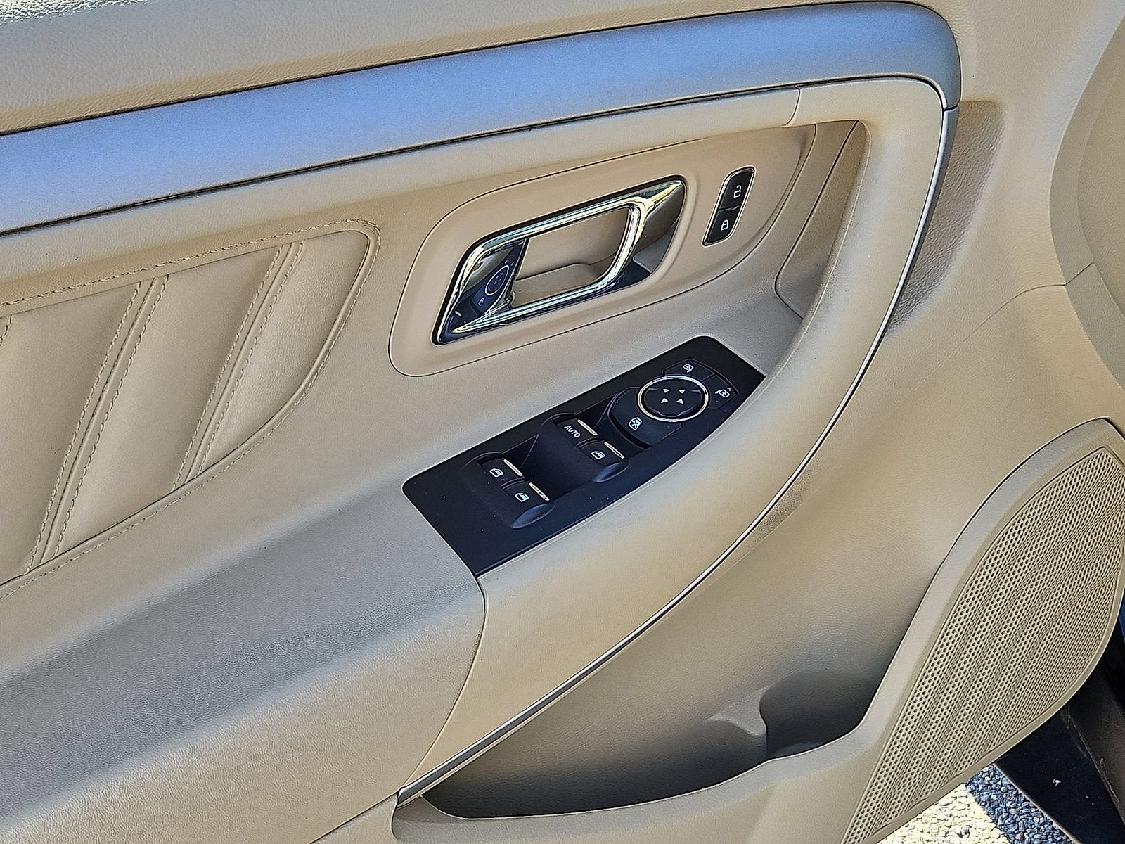 2018 Ford Taurus SE