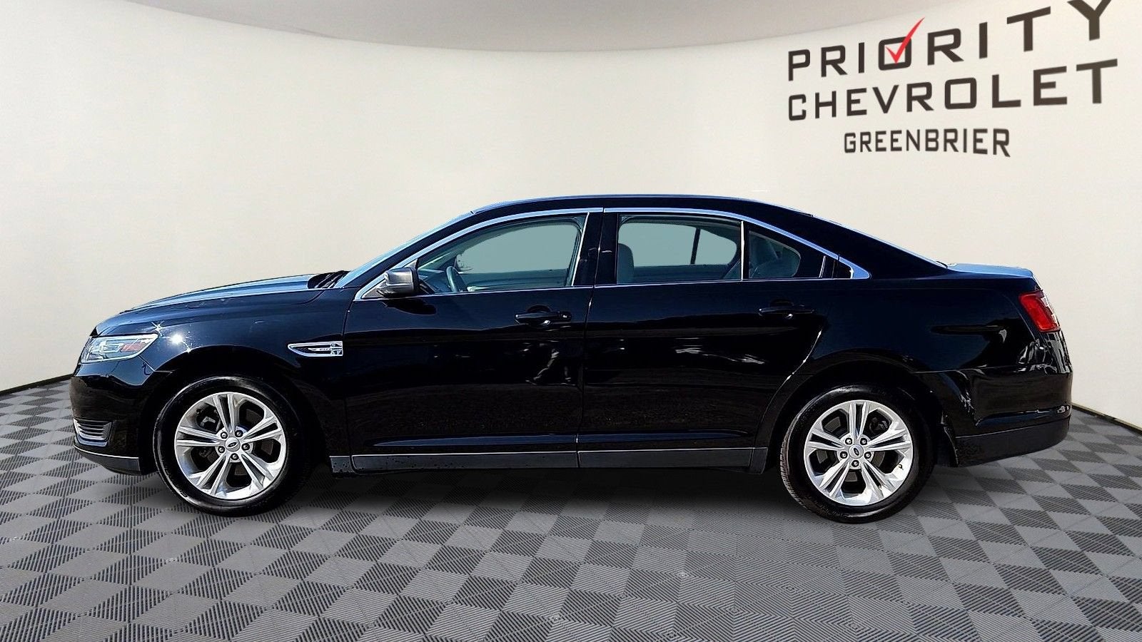 2018 Ford Taurus SE