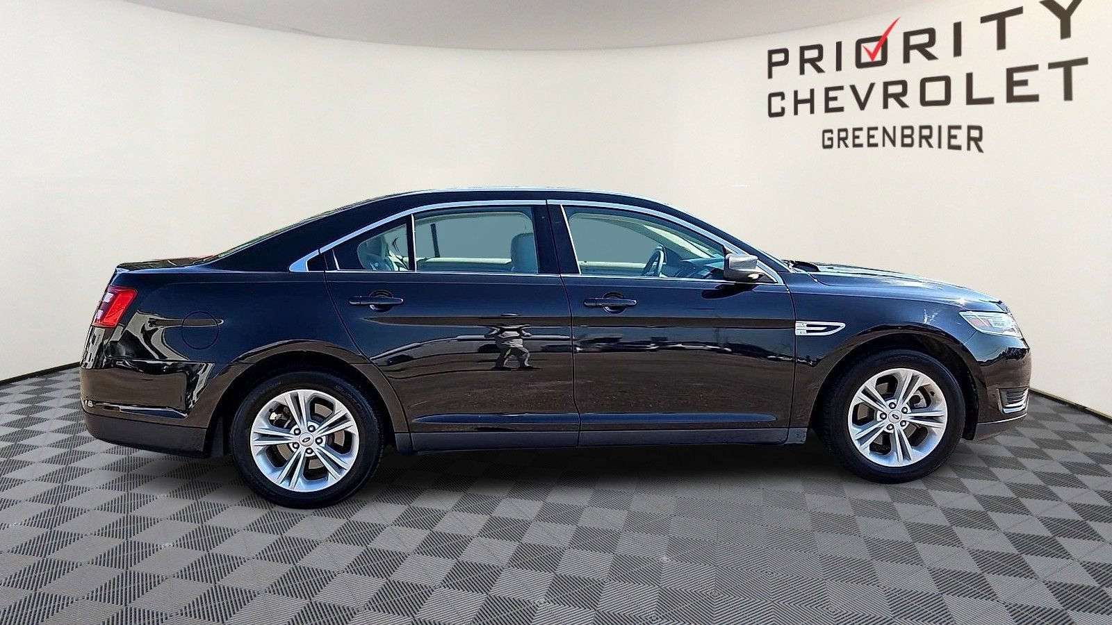 2018 Ford Taurus SE