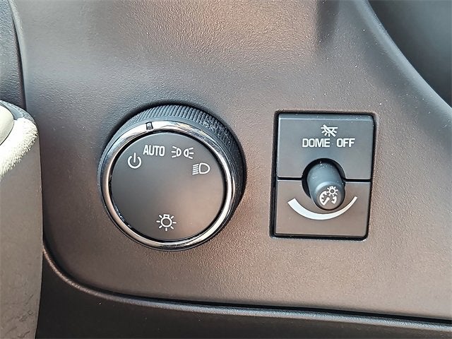 2025 Chevrolet Express Passenger 3500 1LT