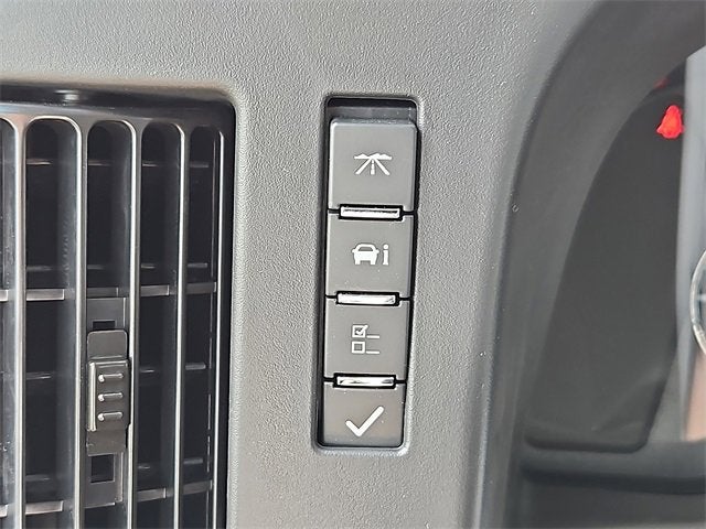 2025 Chevrolet Express Passenger 3500 1LT