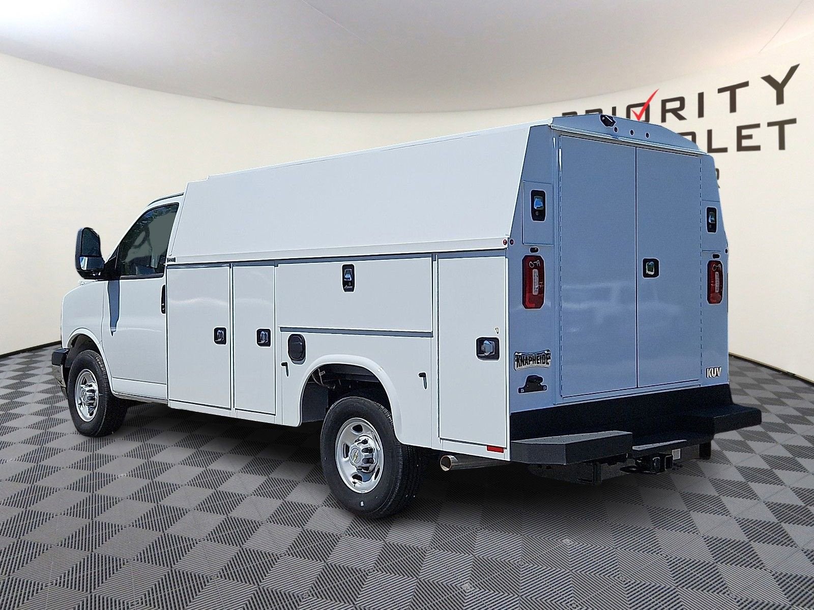 2024 Chevrolet Express Cutaway 3500 1WT