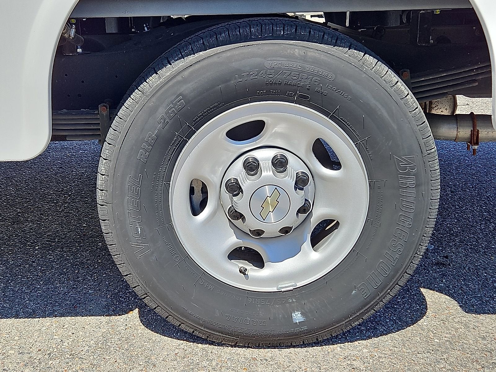 2024 Chevrolet Express Cutaway 3500 1WT