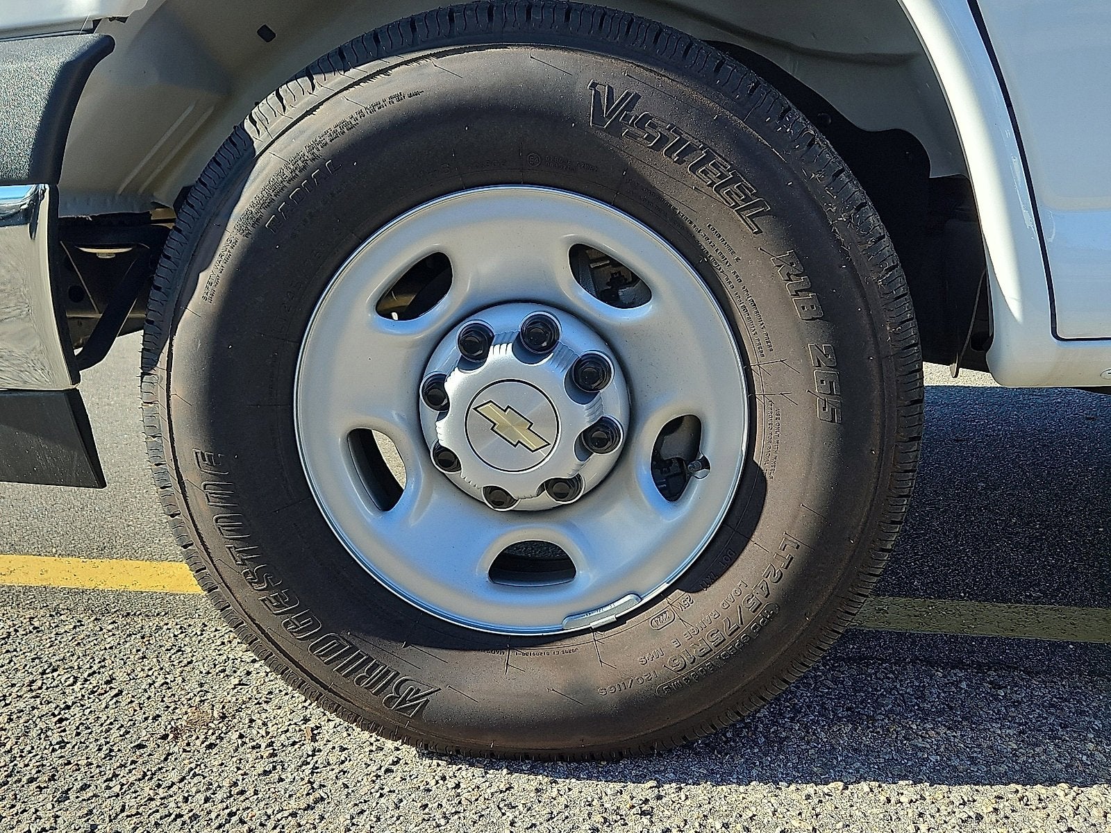 2024 Chevrolet Express Cutaway 3500 1WT