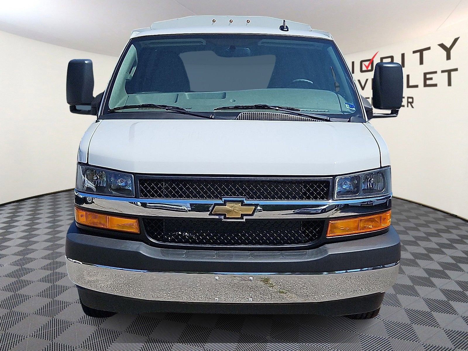 2024 Chevrolet Express Cutaway 3500 1WT