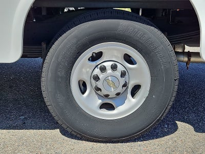2024 Chevrolet Express Cutaway 3500 1WT