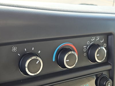 2024 Chevrolet Express Cutaway 3500 1WT