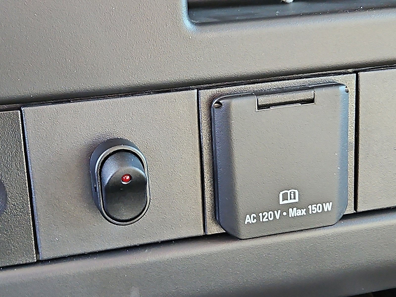 2024 Chevrolet Express Cutaway 3500 1WT