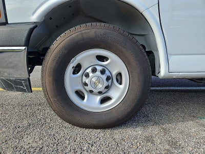 2024 Chevrolet Express Cutaway 3500 1WT