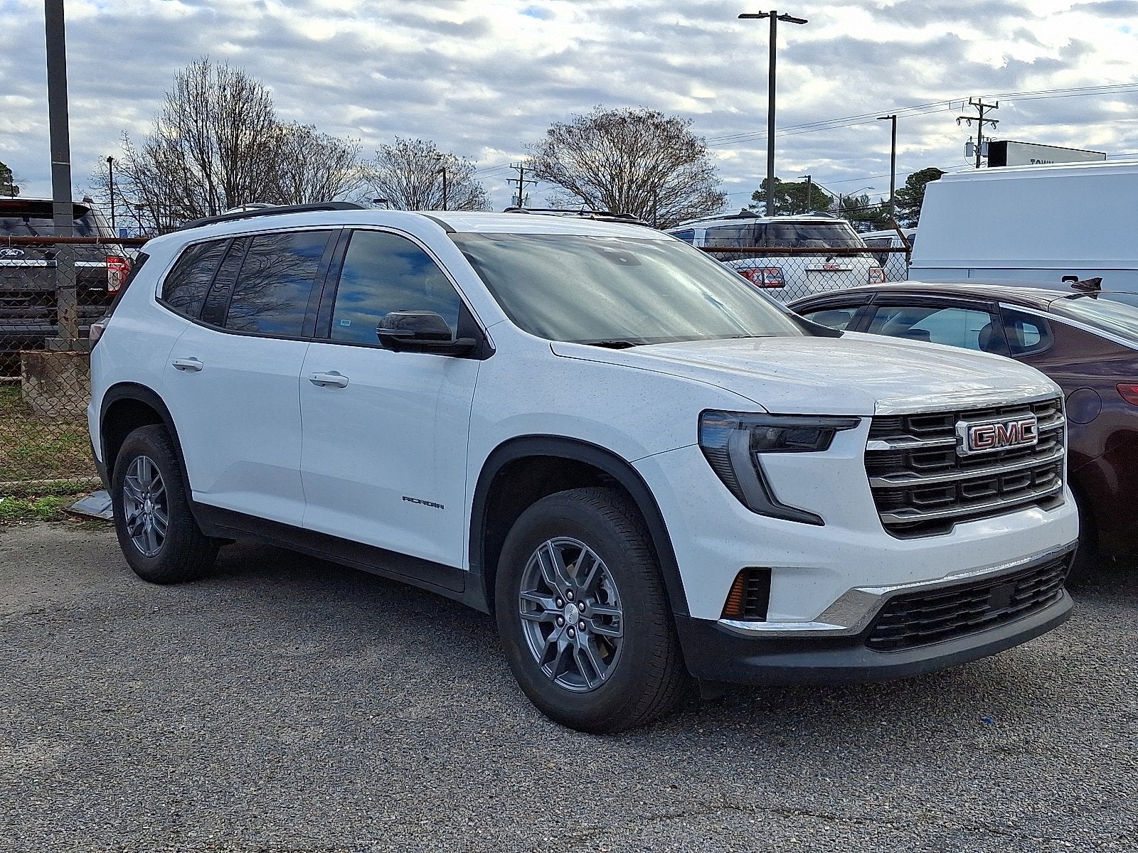 2025 GMC Acadia Elevation