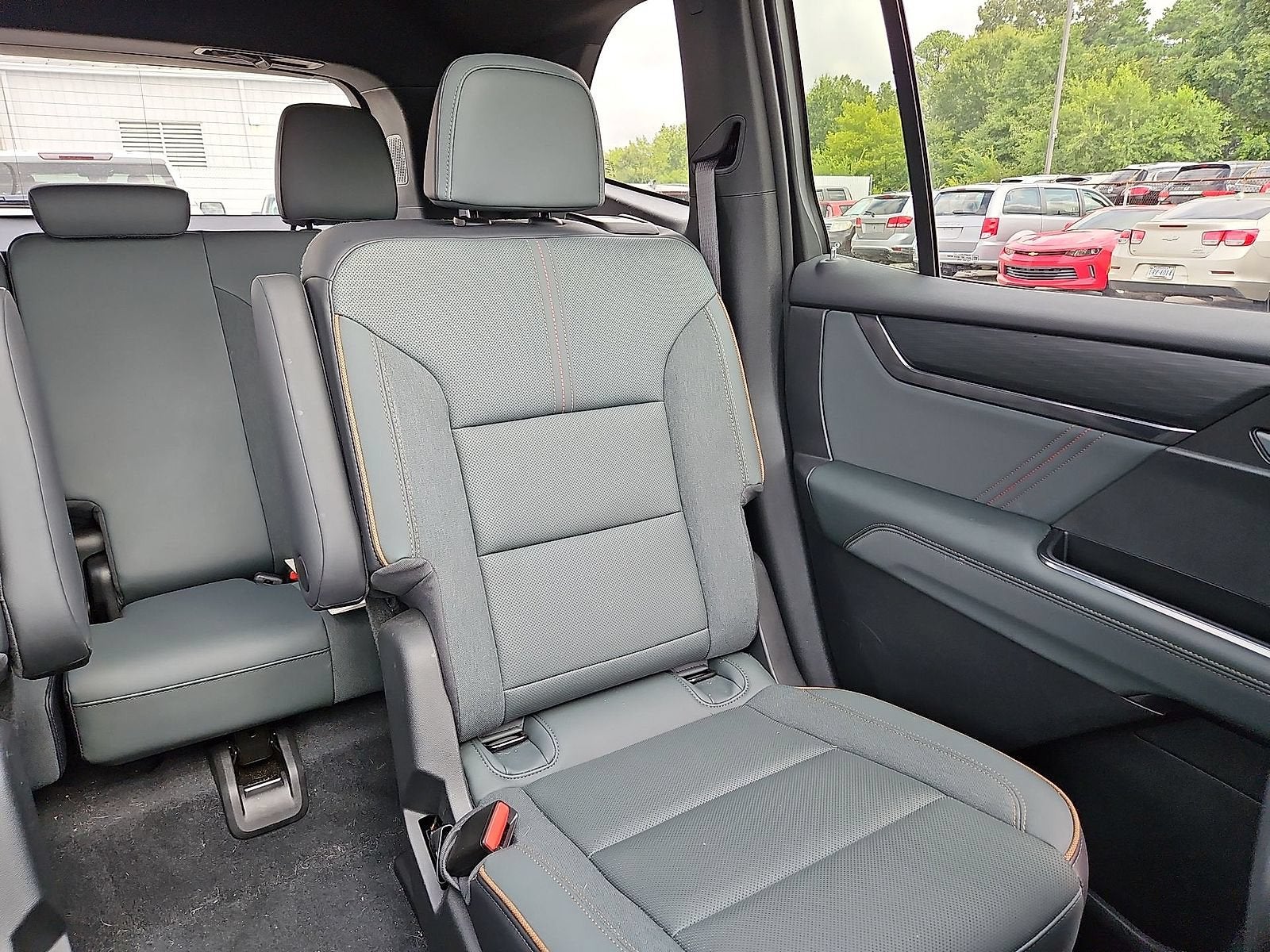 2024 GMC Acadia AT4
