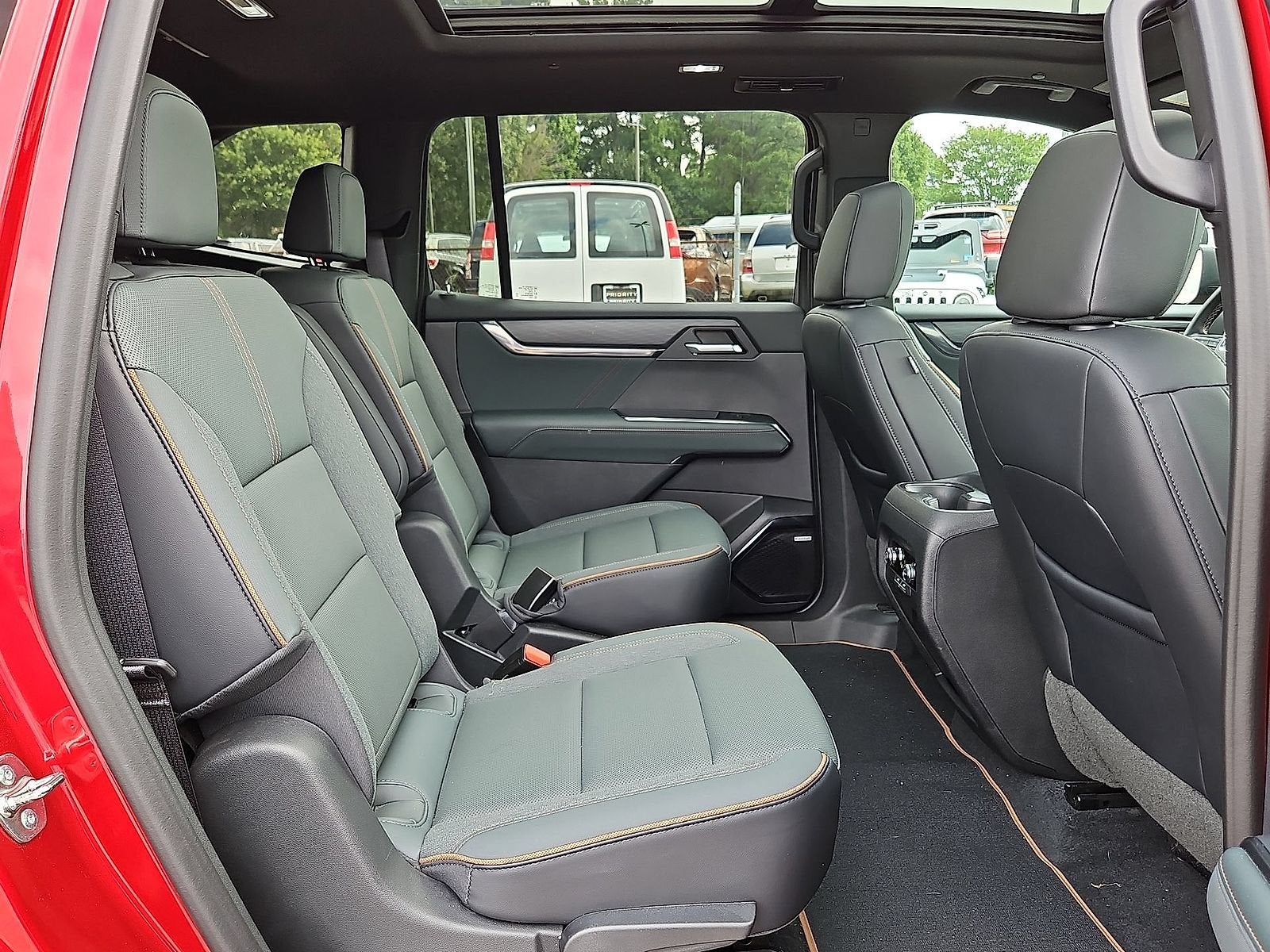 2024 GMC Acadia AT4