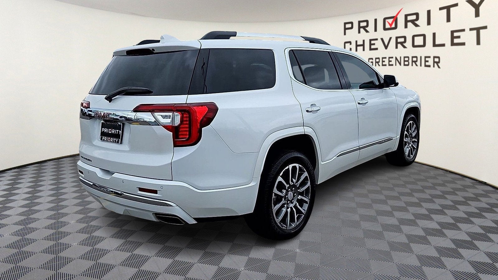 2023 GMC Acadia Denali