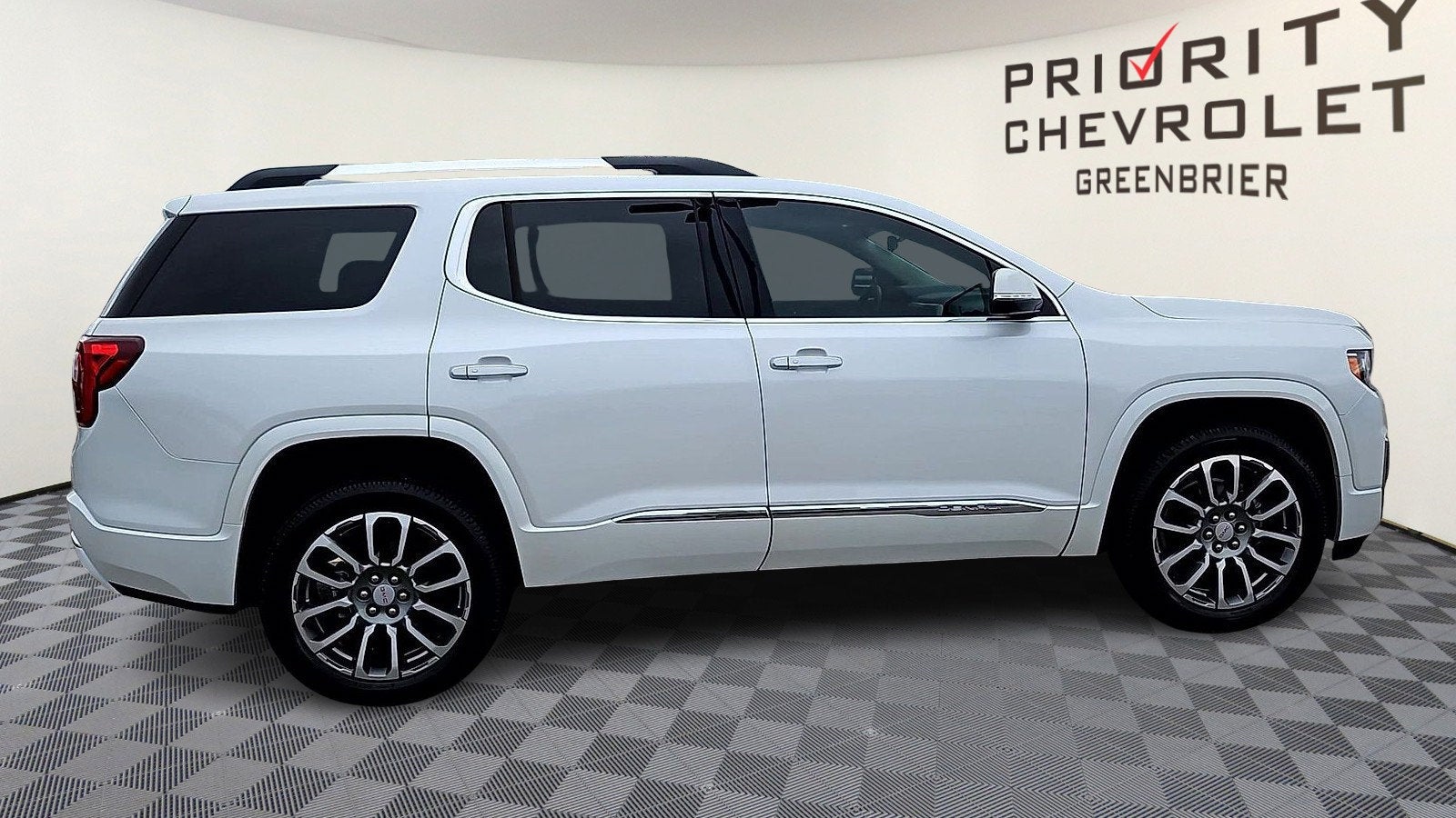 2023 GMC Acadia Denali