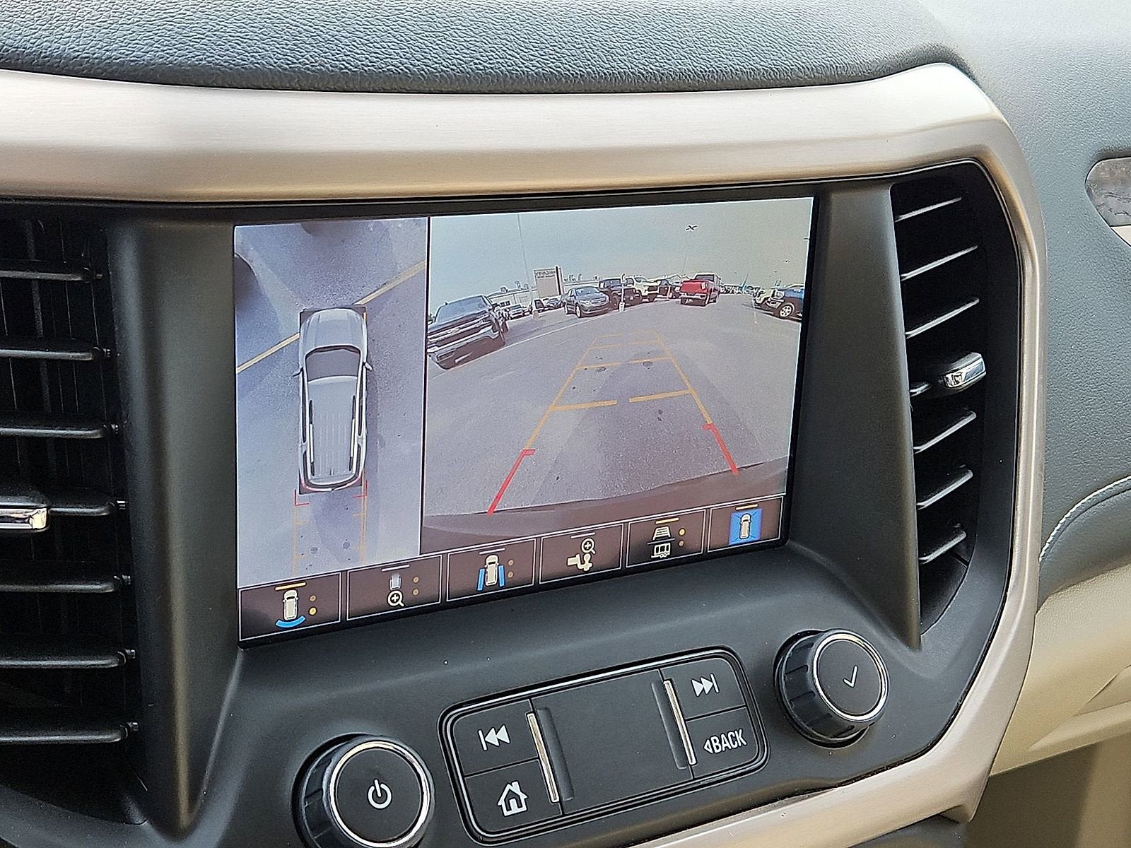 2023 GMC Acadia Denali