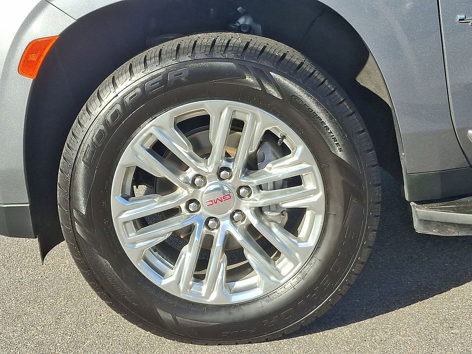 2022 GMC Yukon XL SLT