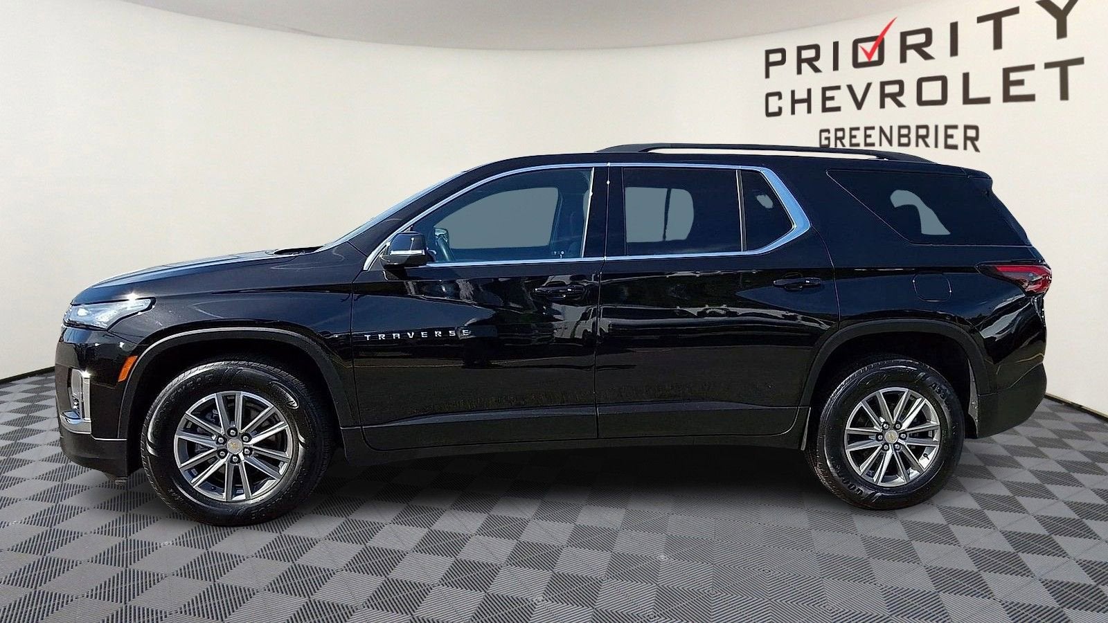 2023 Chevrolet Traverse LT Cloth