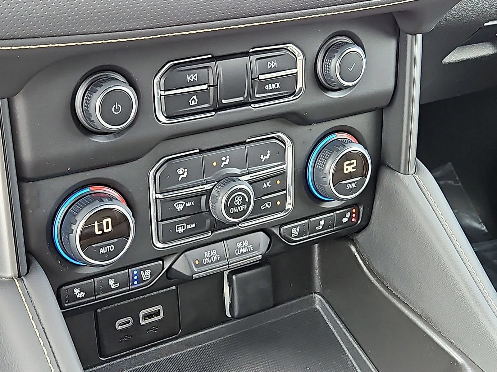 2024 Chevrolet Suburban Premier
