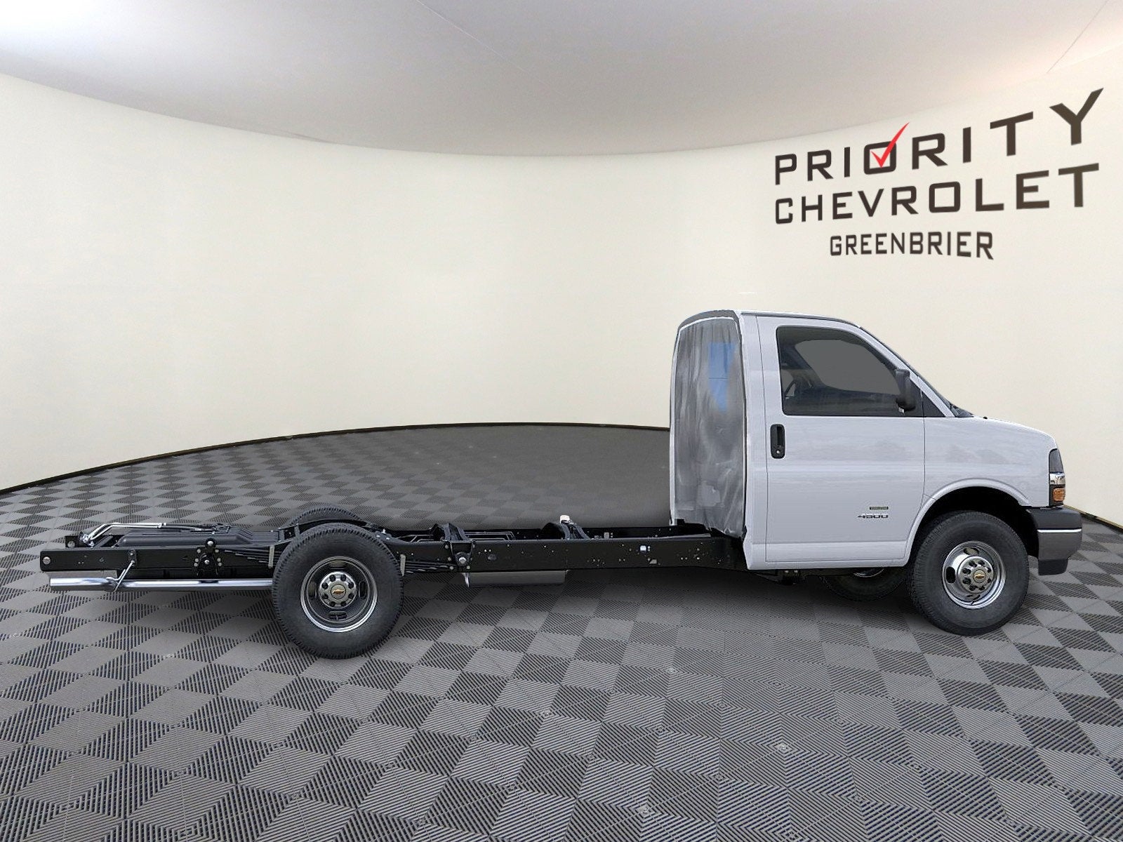 2025 Chevrolet Express Cutaway 4500 2WT