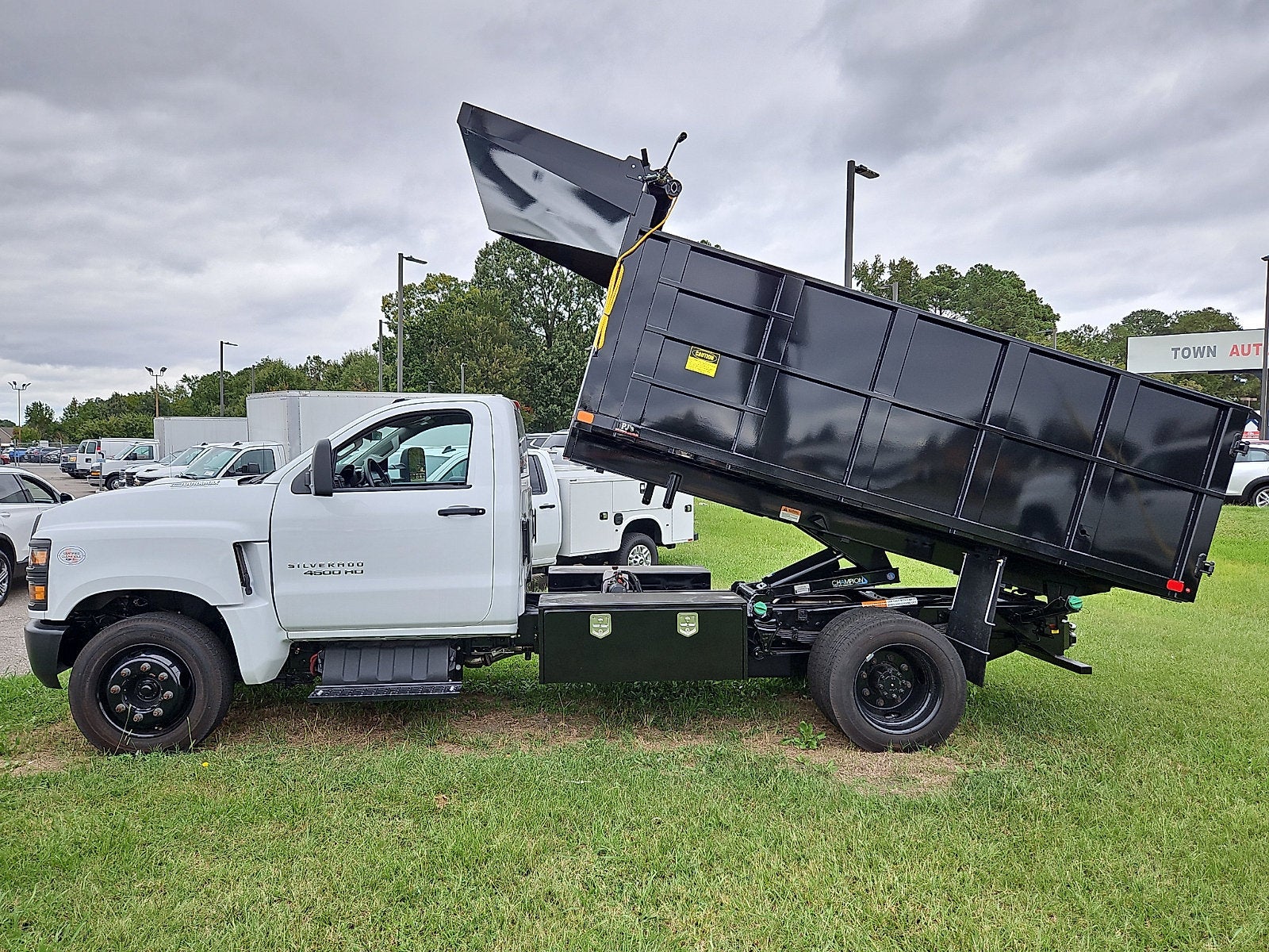 2024 Chevrolet Silverado 4500 HD Work Truck