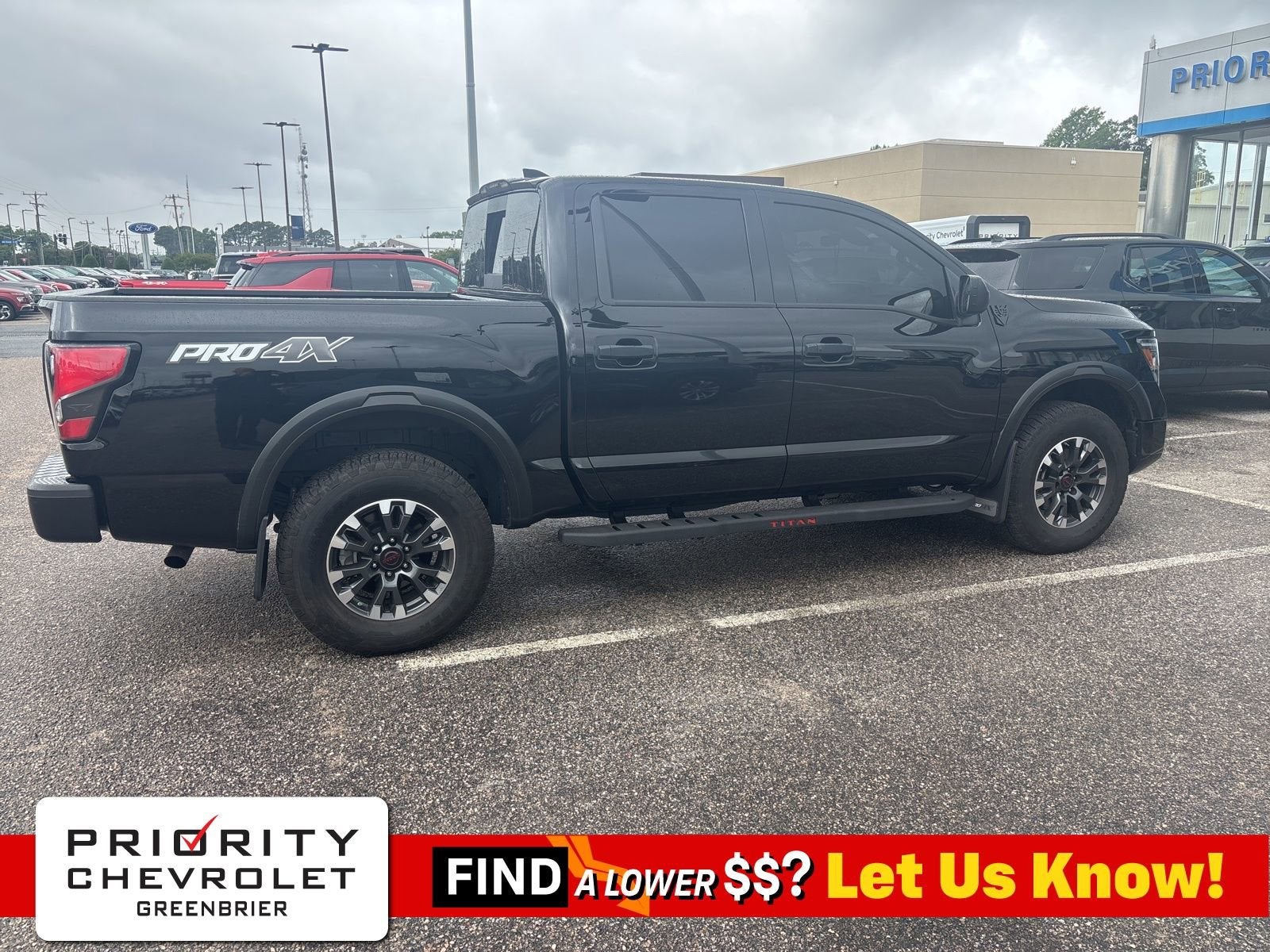 2024 Nissan TITAN Crew Cab PRO-4X 4x4