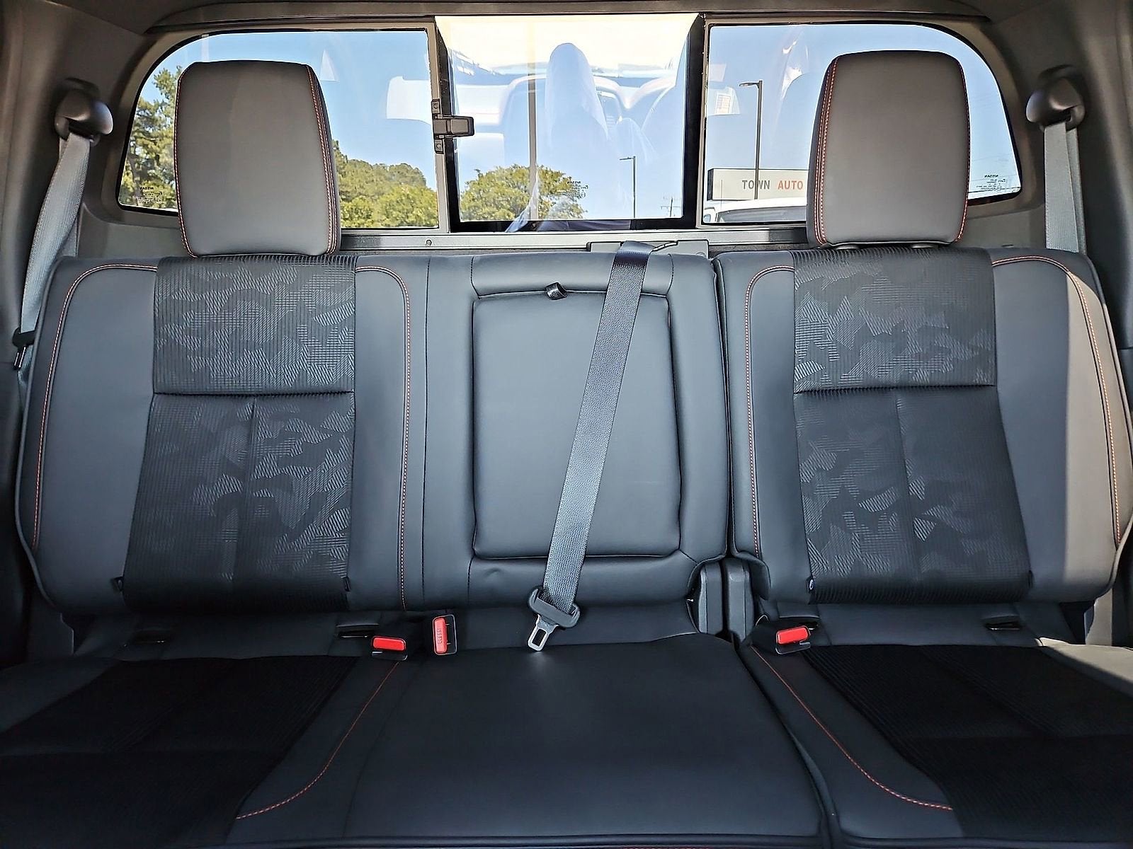 2024 Nissan TITAN Crew Cab PRO-4X 4x4