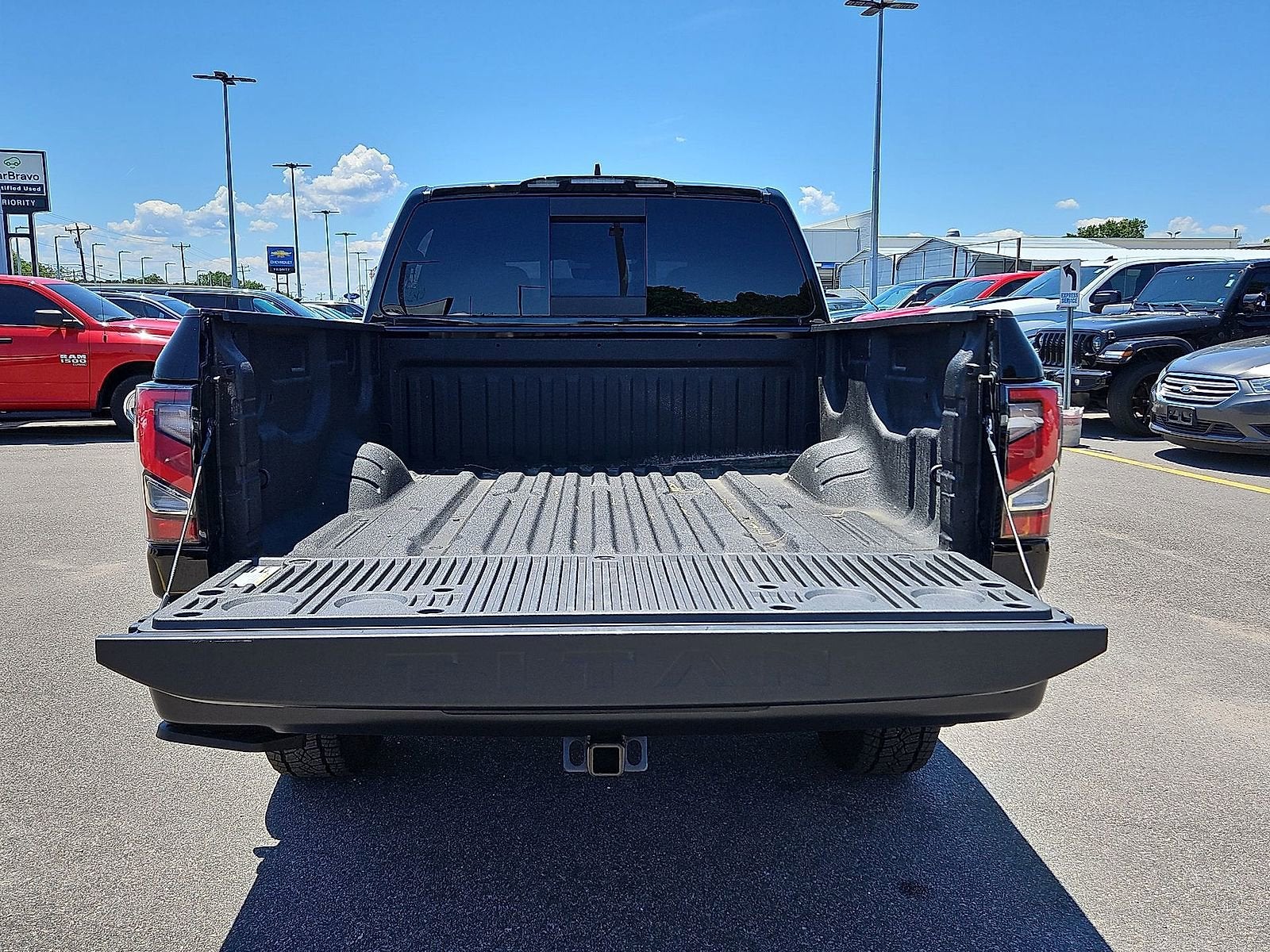 2024 Nissan TITAN Crew Cab PRO-4X 4x4