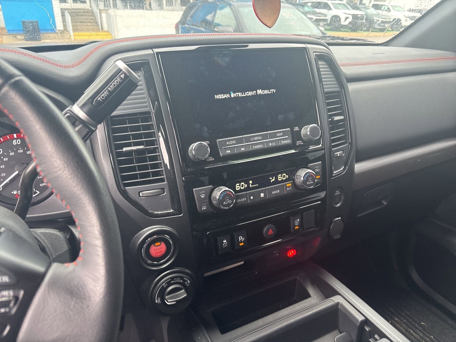 2024 Nissan TITAN Crew Cab PRO-4X 4x4