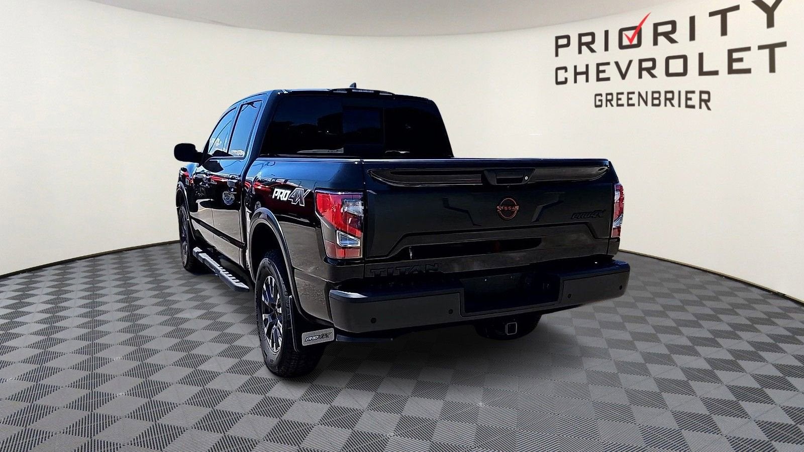 2024 Nissan TITAN Crew Cab PRO-4X 4x4