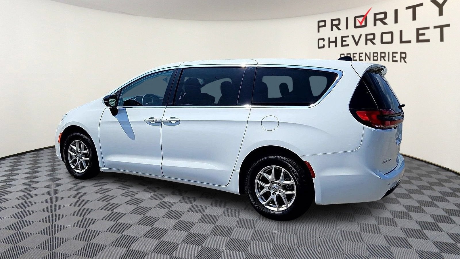 2024 Chrysler Pacifica Touring L