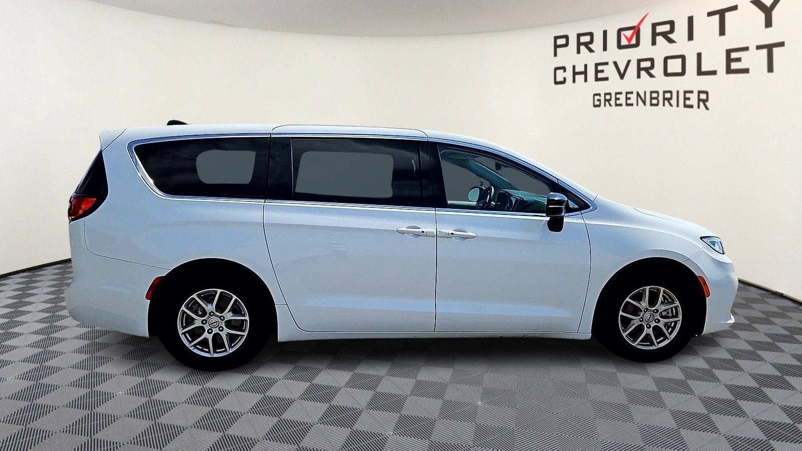 2024 Chrysler Pacifica Touring L