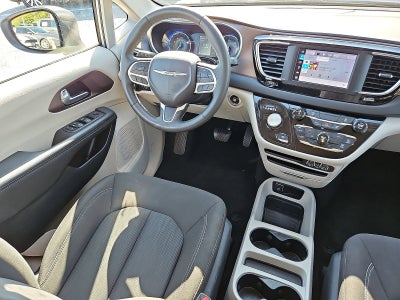 2024 Chrysler Voyager LX
