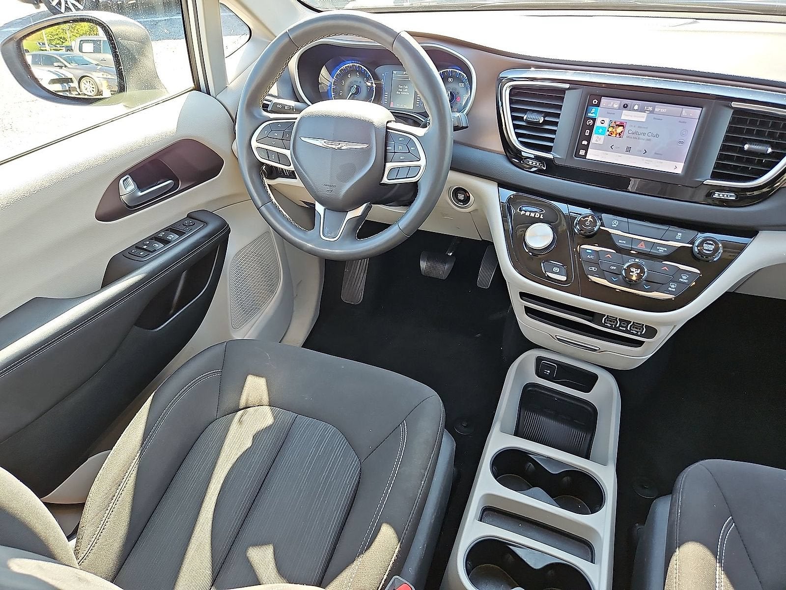 2024 Chrysler Voyager LX