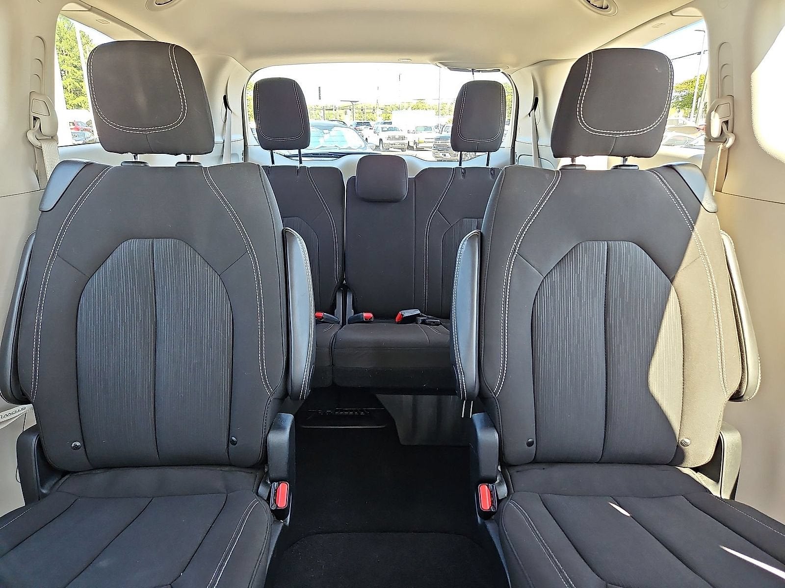 2024 Chrysler Voyager LX