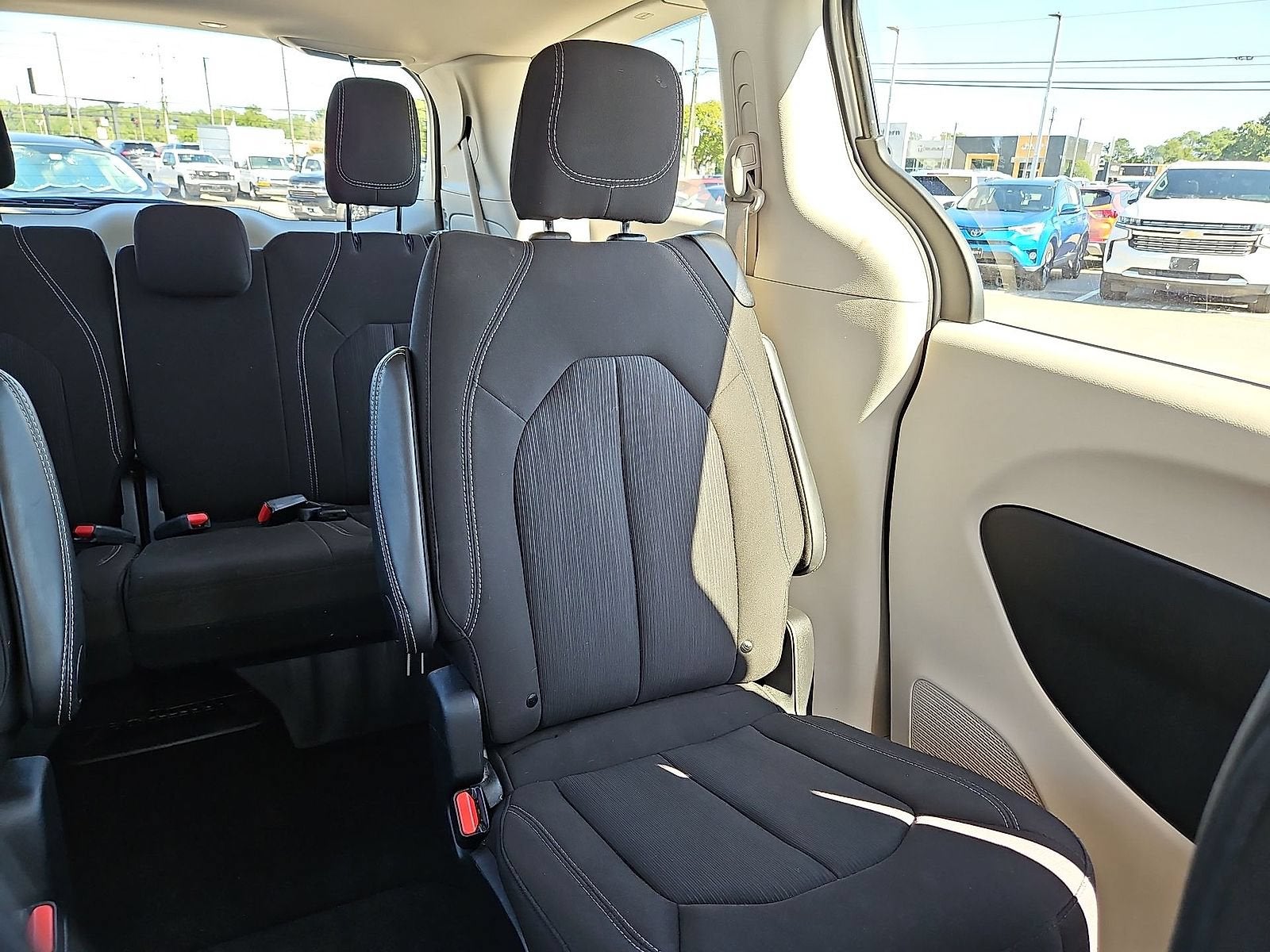 2024 Chrysler Voyager LX