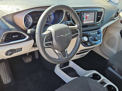 2024 Chrysler Voyager LX