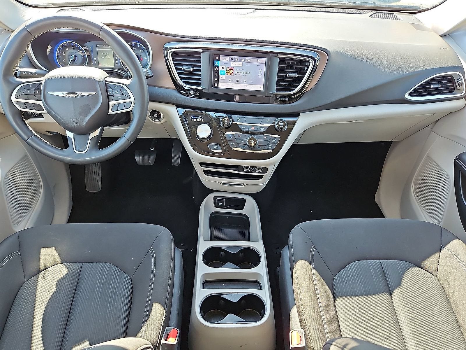 2024 Chrysler Voyager LX