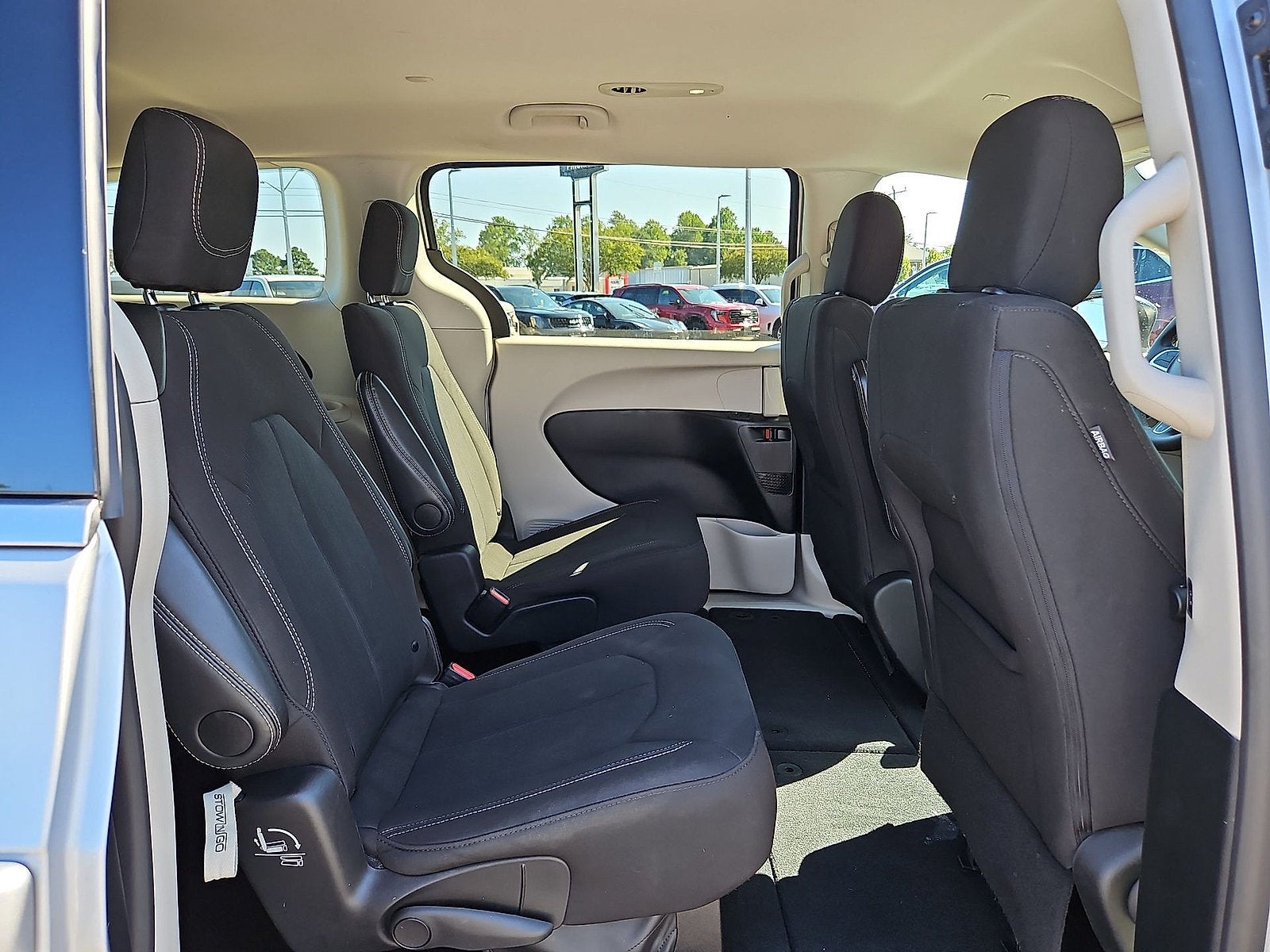 2024 Chrysler Voyager LX