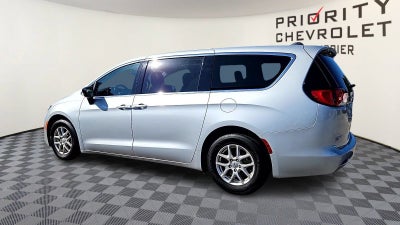 2024 Chrysler Voyager LX