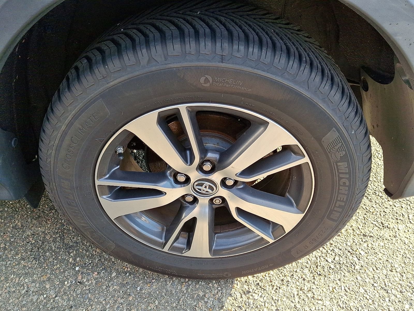 2017 Toyota RAV4 XLE